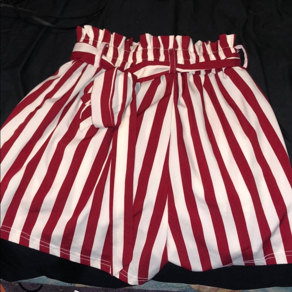 (sold)Red and white flair shorts